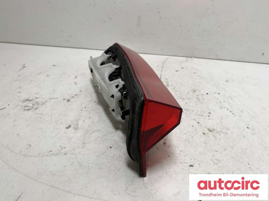 Baklykt høyre indre til BMW iX1 2023-->> (U11) (U11) (63219465354|63 21 9 465 354|9465354)