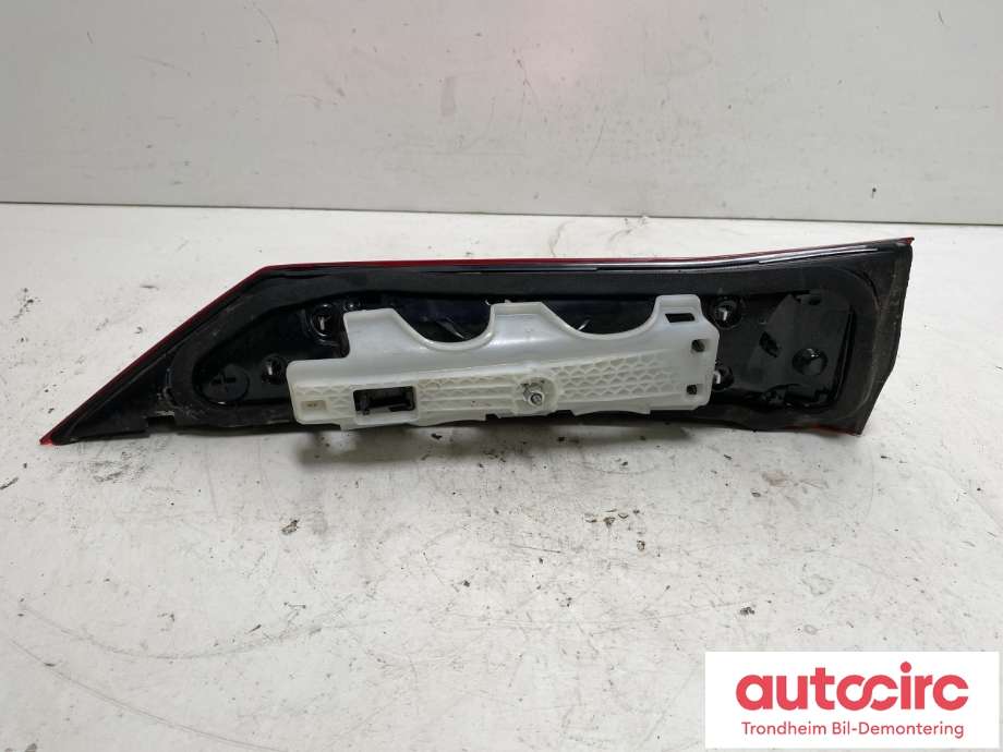 Baklykt høyre indre til BMW iX1 2023-->> (U11) (U11) (63219465354|63 21 9 465 354|9465354)