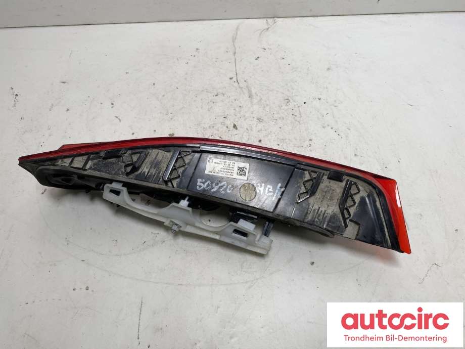Baklykt høyre indre til BMW iX1 2023-->> (U11) (U11) (63219465354|63 21 9 465 354|9465354)