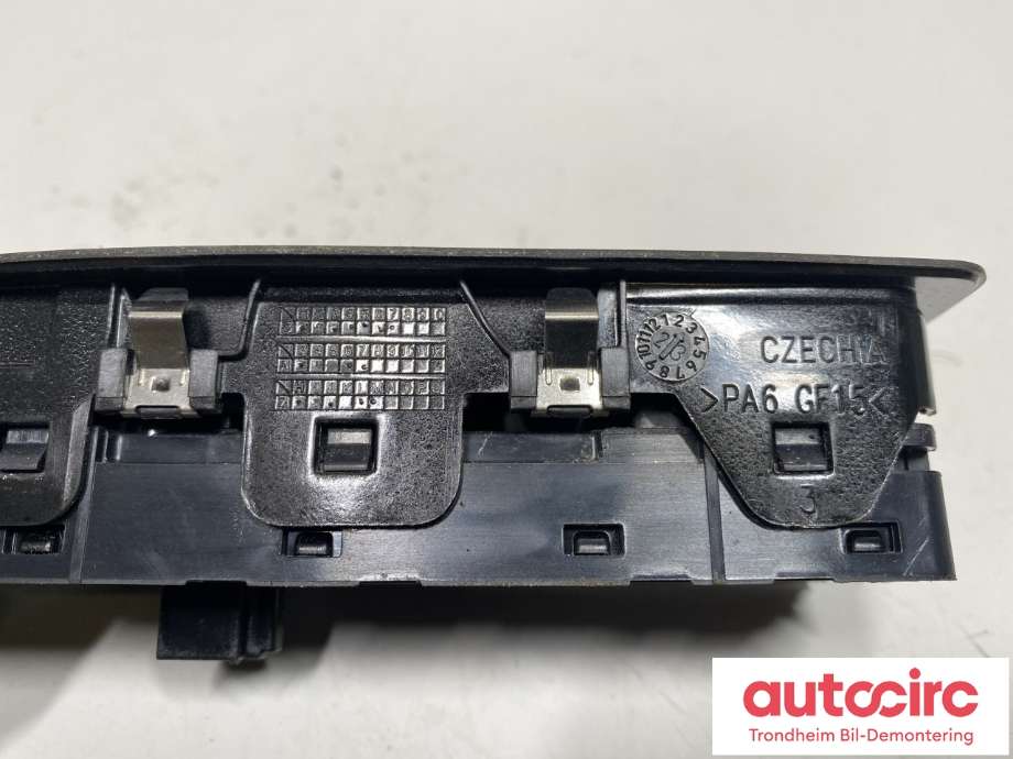 Bryter ruteheis førerdørspanel til BMW iX1 2023-->> (U11) (U11) (..|61315A4B1C6|)
