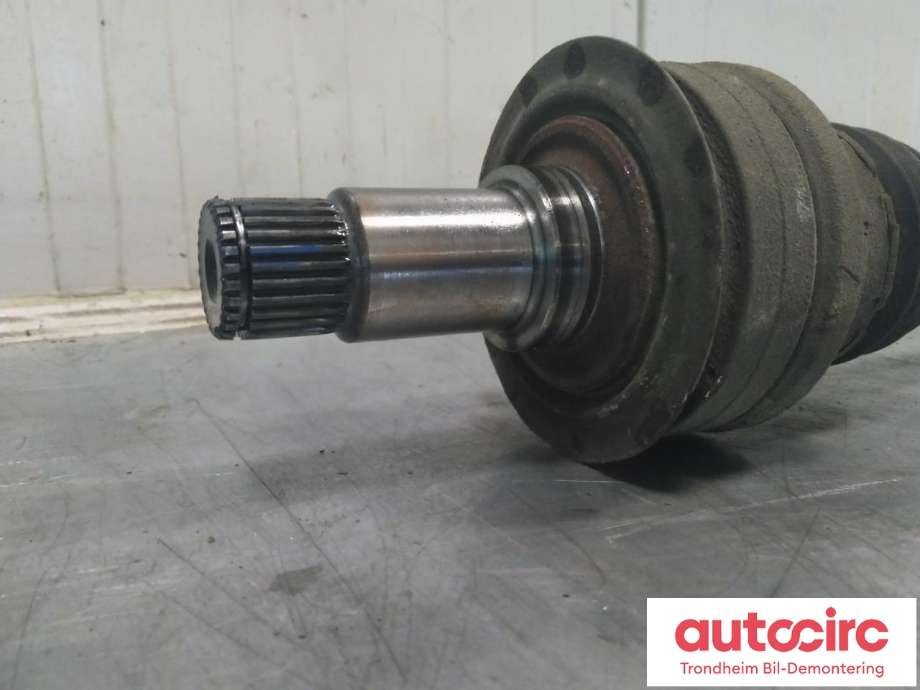 Drivaksel venstre bak, diesel/automat til Mercedes GLK 2008-2015 (X204) (X204) (...|A2123501810|A2123508111|A 212 350 18 10| A 212 350 81 11)