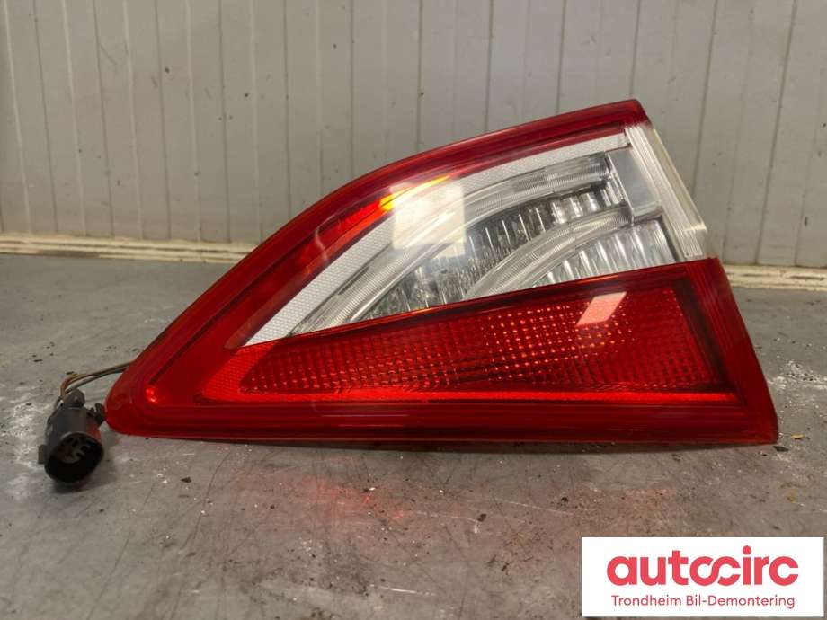 Baklykt venstre indre til Ford Kuga 2013-2019 (FOMOCO|CV44-13A603-BG|1938132|)