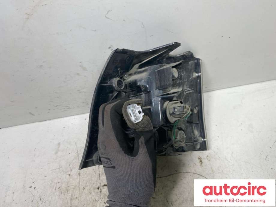 Baklykt venstre ytre til Mitsubishi Outlander 2007-2010 (Type II, Fase 1) (..|8330A379|)