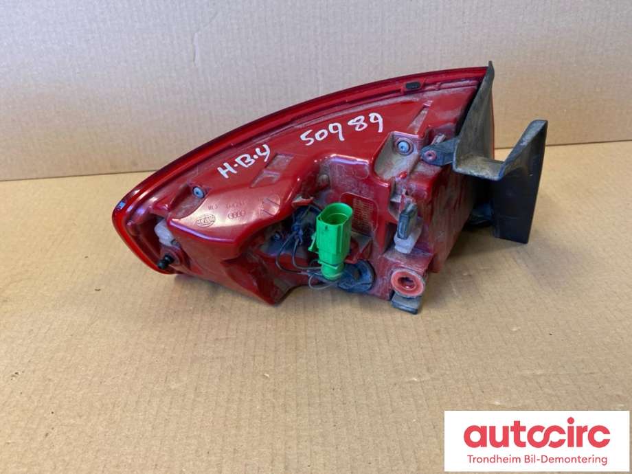 Baklykt høyre ytre til Audi A4 2007-2014 (Type IV) (B8) (B8) (HELLA|8K5945096AC|)