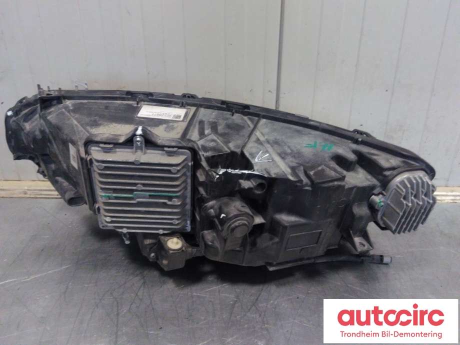 Frontlykt høyre full-LED til Volvo V90 / V90 CC / S90 2016-->>  (REDUSERT PRIS|31655789|32228677|)