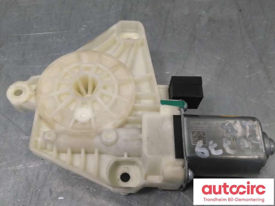 Ruteheis, kun motor, høyre bak til VW Passat 2015-2019 (Fase 1) (B8) (B8) (...|5Q4959801D|)