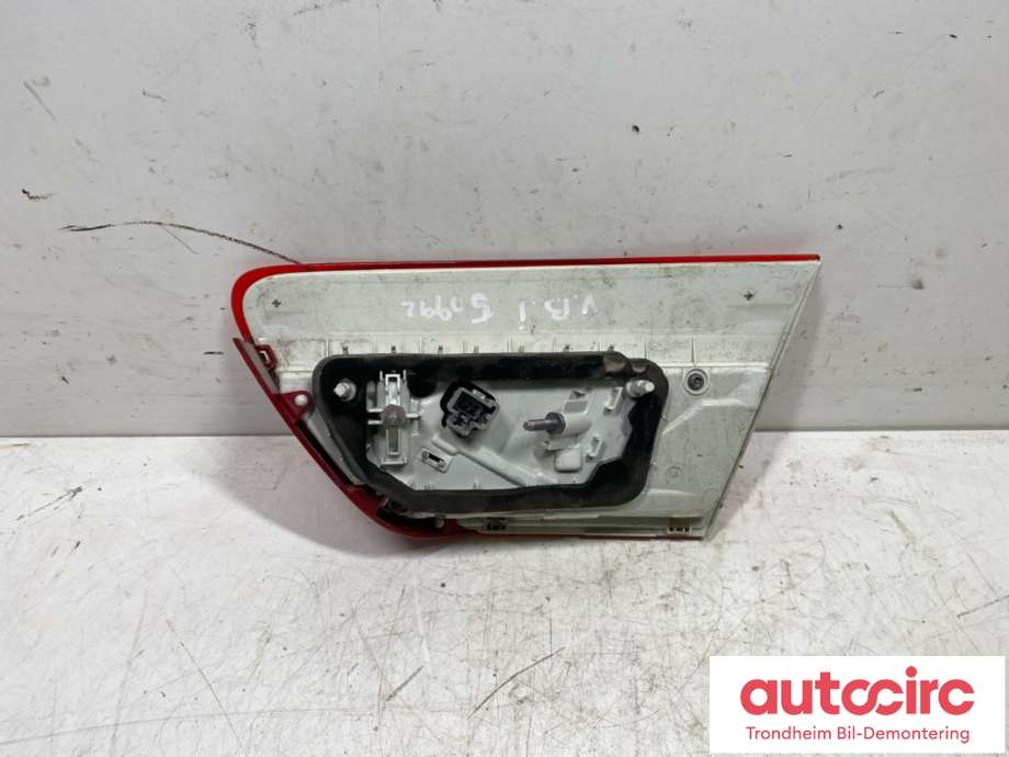 Baklykt venstre indre til Jaguar XE 2015-->> (..|T2H1056|GX7315K273AG|T4N39463| GX7315K273AH)