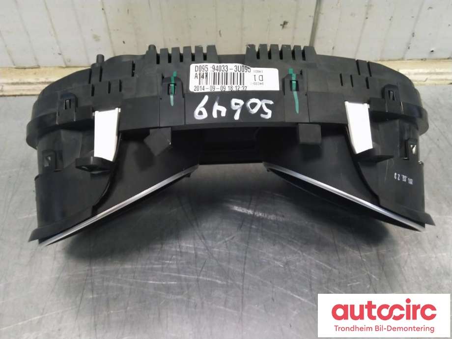 Instrumentpanel til Kia Sportage 2010-2016 (Type III)  (...|940333U095|)