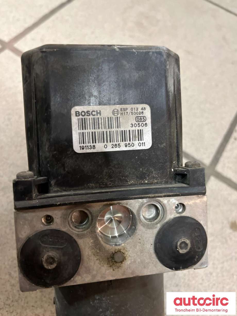 ABS sentral til Audi A4 2001-2004 (Type II) (B6) (B6) (BOSCH|8E0 614 517 L|8E0 614 517|0 265 950 011)