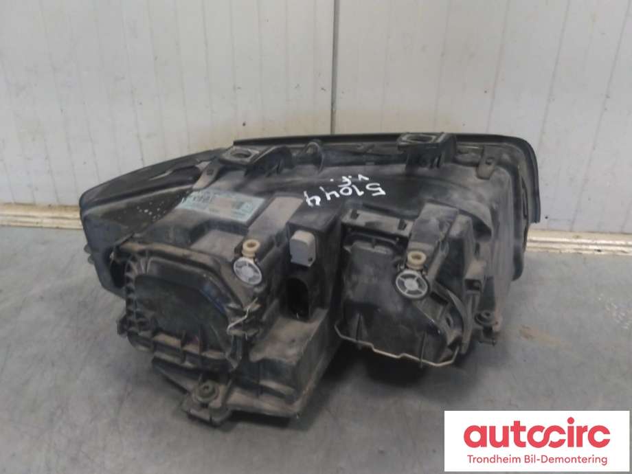 Frontlykt venstre halogen til Audi A4 2001-2004 (Type II) (B6) (B6) (VALEO|8E0941029C|8E0 941 029 C|)