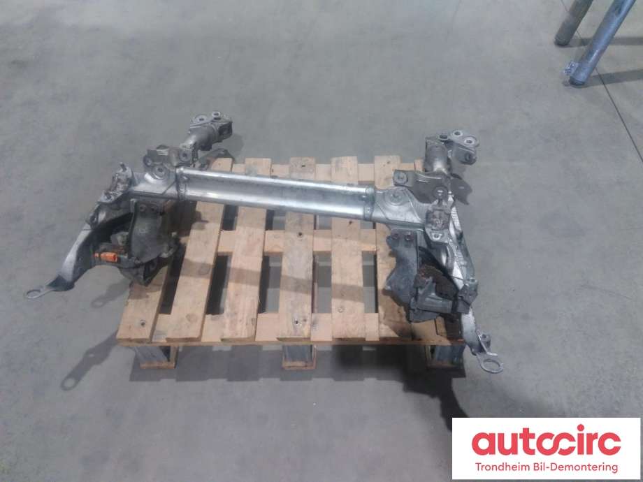 Travers foran hoved til Audi A4, Allroad, 2009-2016 (Type I) (B8) (B8) (..|8K0399315G)