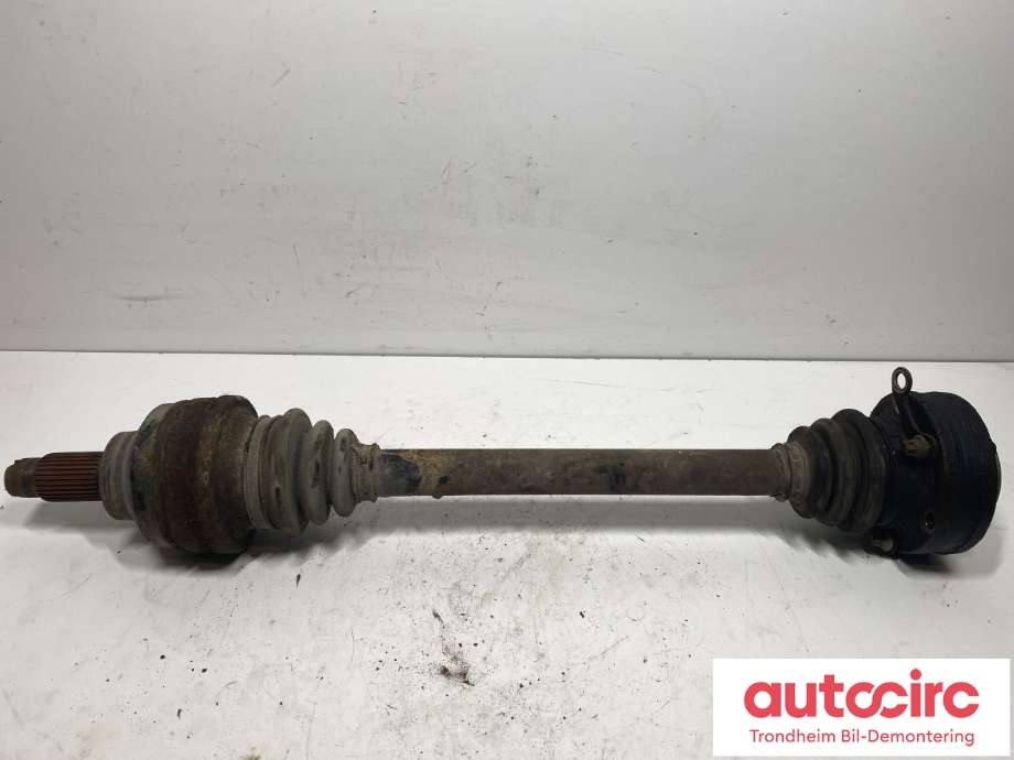 Drivaksel venstre bak, diesel/automat til BMW 5-Serie, 1996-2003 (E39) (E39) (33201229377)