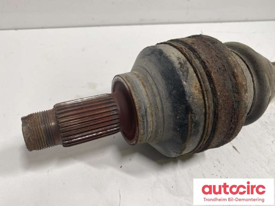 Drivaksel venstre bak, diesel/automat til BMW 5-Serie 1996-2003 (E39) (E39) (33201229377|)