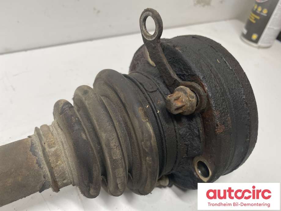 Drivaksel venstre bak, diesel/automat til BMW 5-Serie 1996-2003 (E39) (E39) (33201229377|)