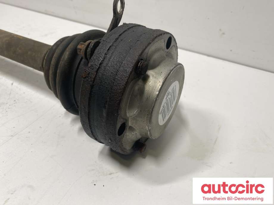 Drivaksel venstre bak, diesel/automat til BMW 5-Serie 1996-2003 (E39) (E39) (33201229377|)