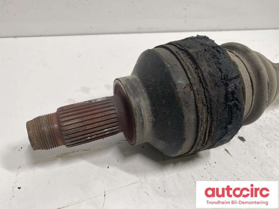 Drivaksel høyre bak, diesel/automat til BMW 5-Serie 1996-2003 (E39) (E39) (33201229377|)