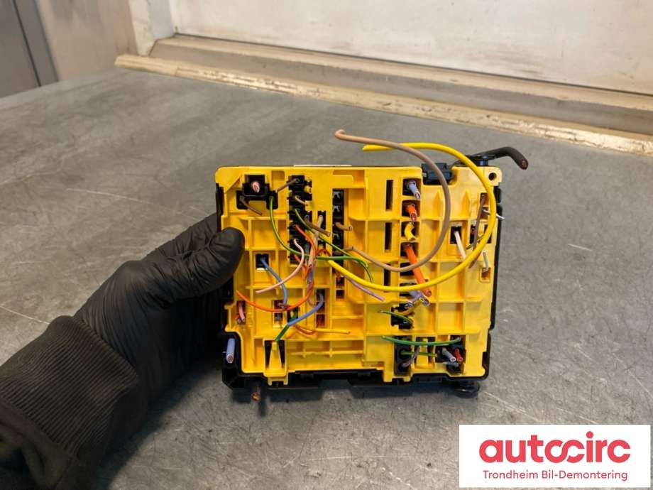 Sikringsboks motorrom til Opel Combo E 2019-->>  (..|9804848580|)