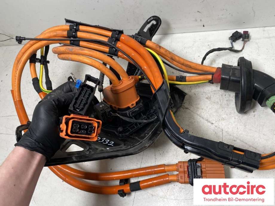 Batterilader inntak/luke til Mercedes EQC 2019-->>  (..|A2935407604|A 293 540 76 04|)