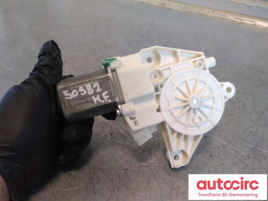 Ruteheis, kun motor, høyre foran til Mercedes EQV 2020-->> (W447) (W447) (BOSCH|A4479063600|)