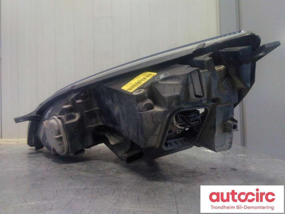 Frontlykt høyre halogen til Mitsubishi Colt 2004-2008 (Type VII, Fase 1)  (AUTOMOTIVE LIGHTING|8301A994|8301A998|0301208222)