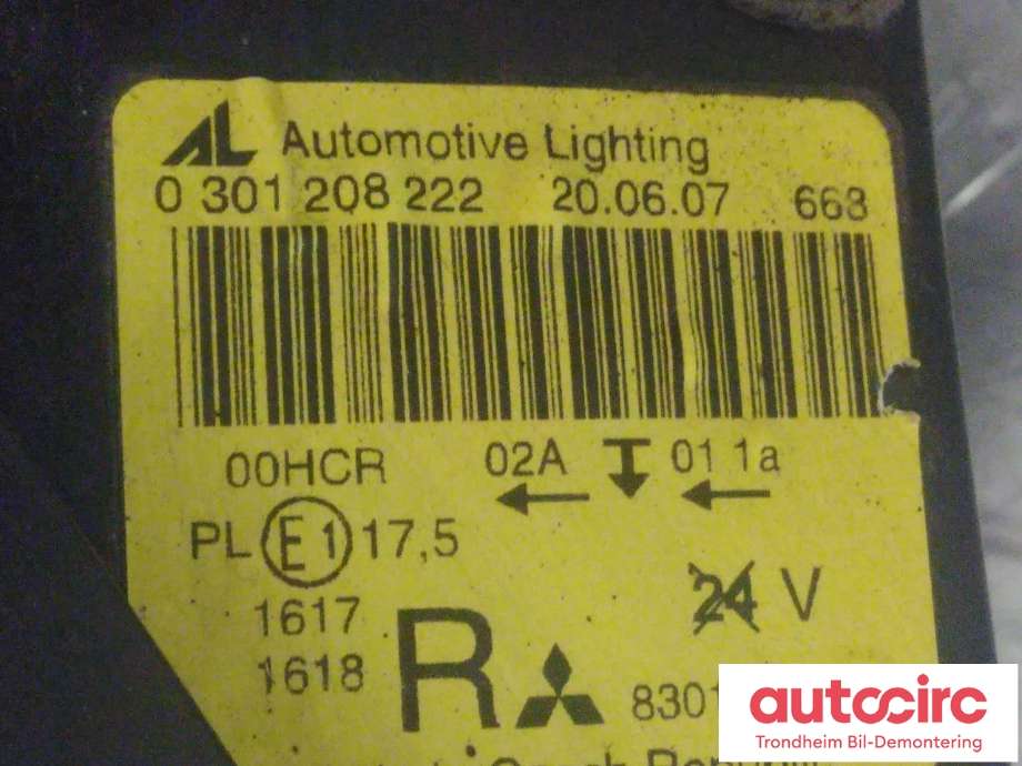 Frontlykt høyre halogen til Mitsubishi Colt 2004-2008 (Type VII, Fase 1)  (AUTOMOTIVE LIGHTING|8301A994|8301A998|0301208222)