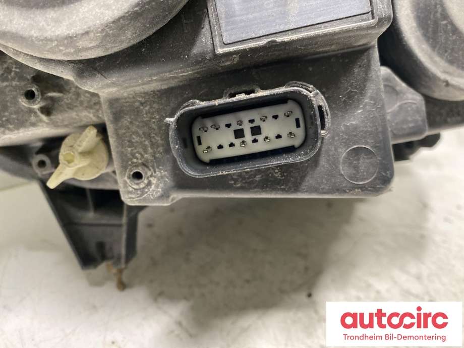 Frontlykt venstre halogen til Ford Transit Courier 2014-2018 (Type I, Fase 1)  (2263646|JT76-13W030-CD|)