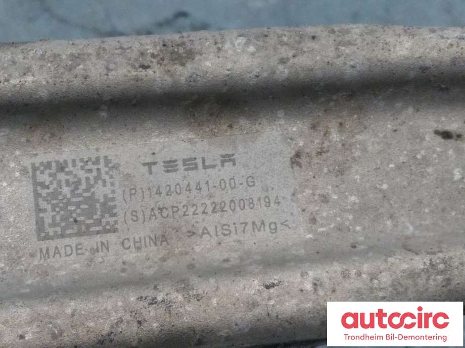 Bærebru venstre bak til Tesla Model S 2021-->> (Fase 3)  (NEDRE|1420441-00-G|)