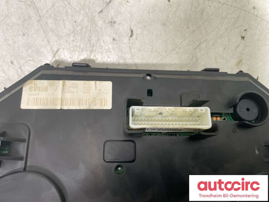 Instrumentpanel til Nissan Juke 2014-2018 (Fase 2)  (24810BV93B|)