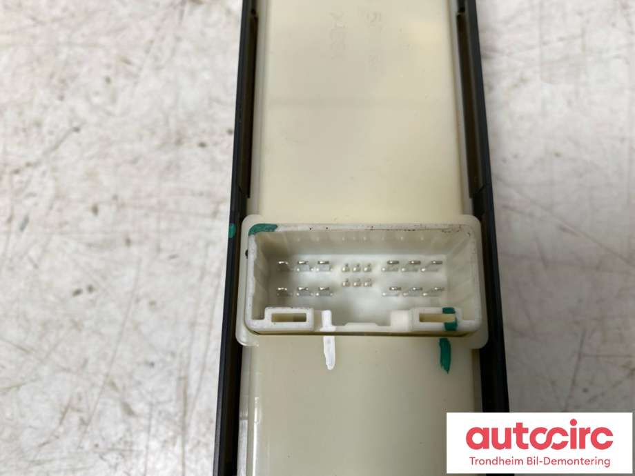 Bryter ruteheis førerdørspanel til Isuzu D-Max 2021-->> (Type III)  (..|581160|8974785472|)