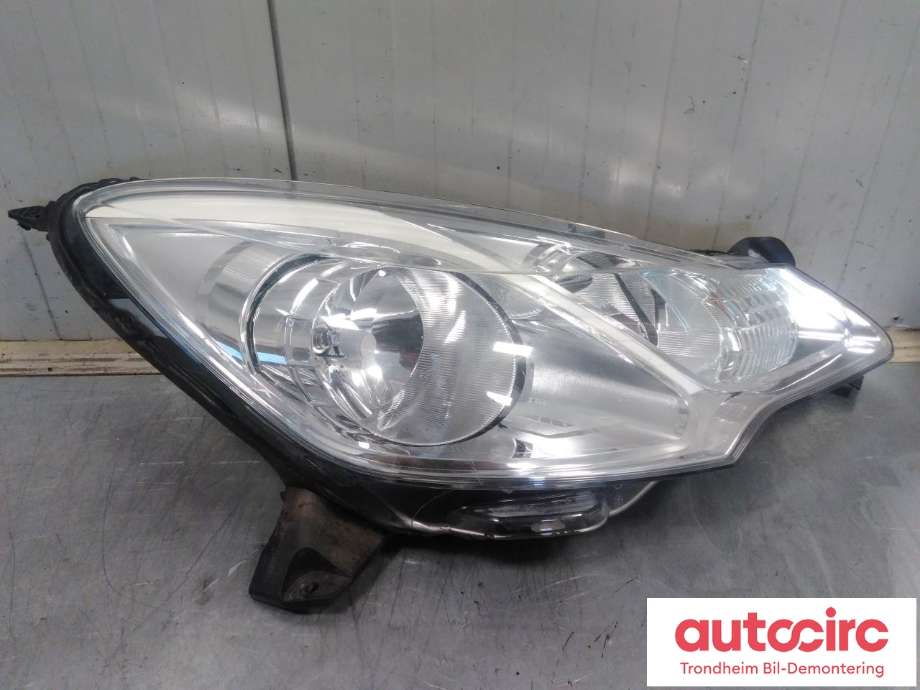 Frontlykt høyre halogen til Citroën C3, 2010-2016 (Type II) (...|1606930080)
