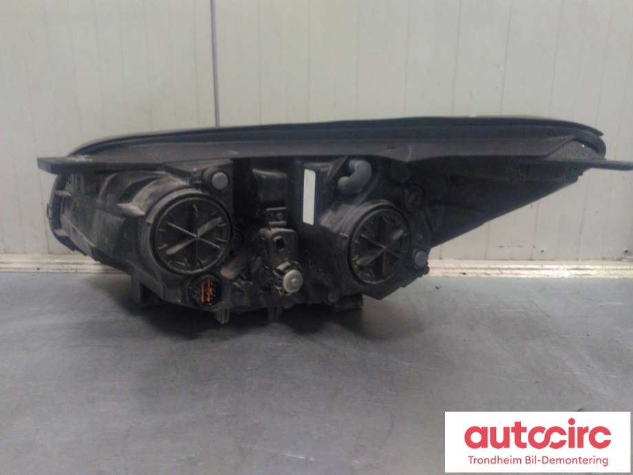Frontlykt høyre halogen til Kia Soul 2014-2019 (Type II)  (KIA|92102E-40101-D|92102E40101D|)