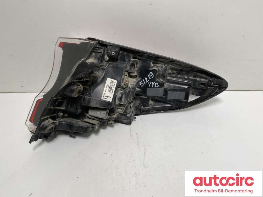 Baklykt venstre ytre til Toyota C-HR 2016-->>  (..|81560F4030|81560F4031|)