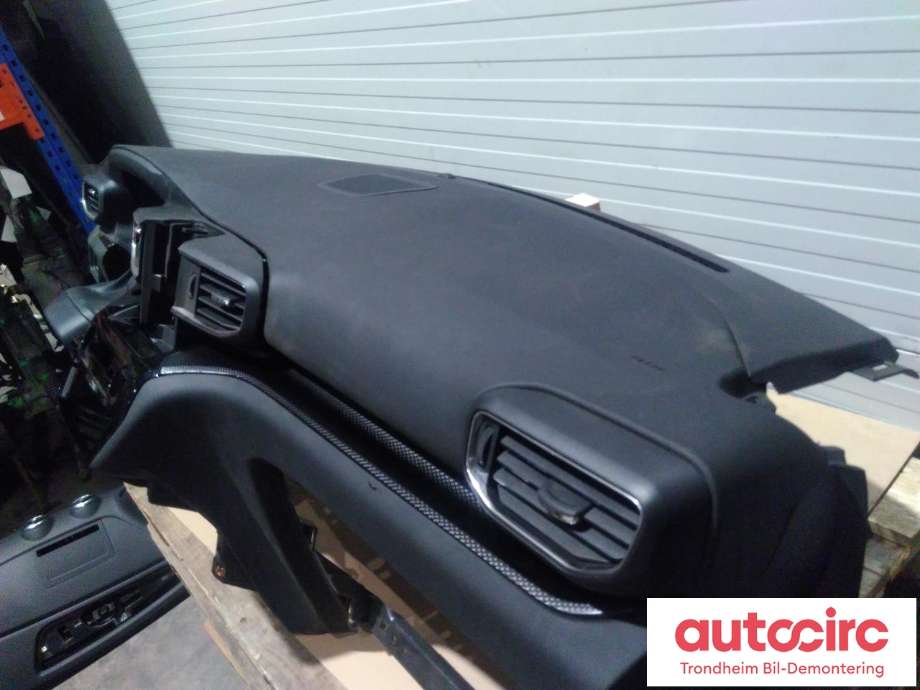 Dashbord til Ford Explorer 2020-->>  (LES INFO|2498561|2707167|LB5B-S043C96-DS3ZHE| LB5B-S043C96-AKC3ZHE)