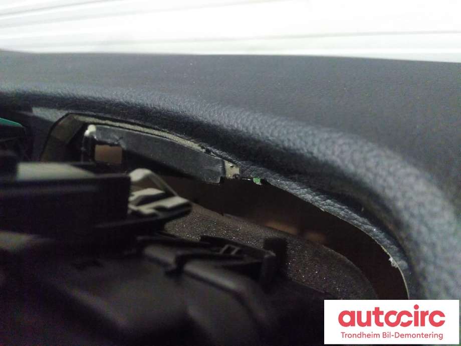 Dashbord til Ford Explorer 2020-->>  (LES INFO|2498561|2707167|LB5B-S043C96-DS3ZHE| LB5B-S043C96-AKC3ZHE)