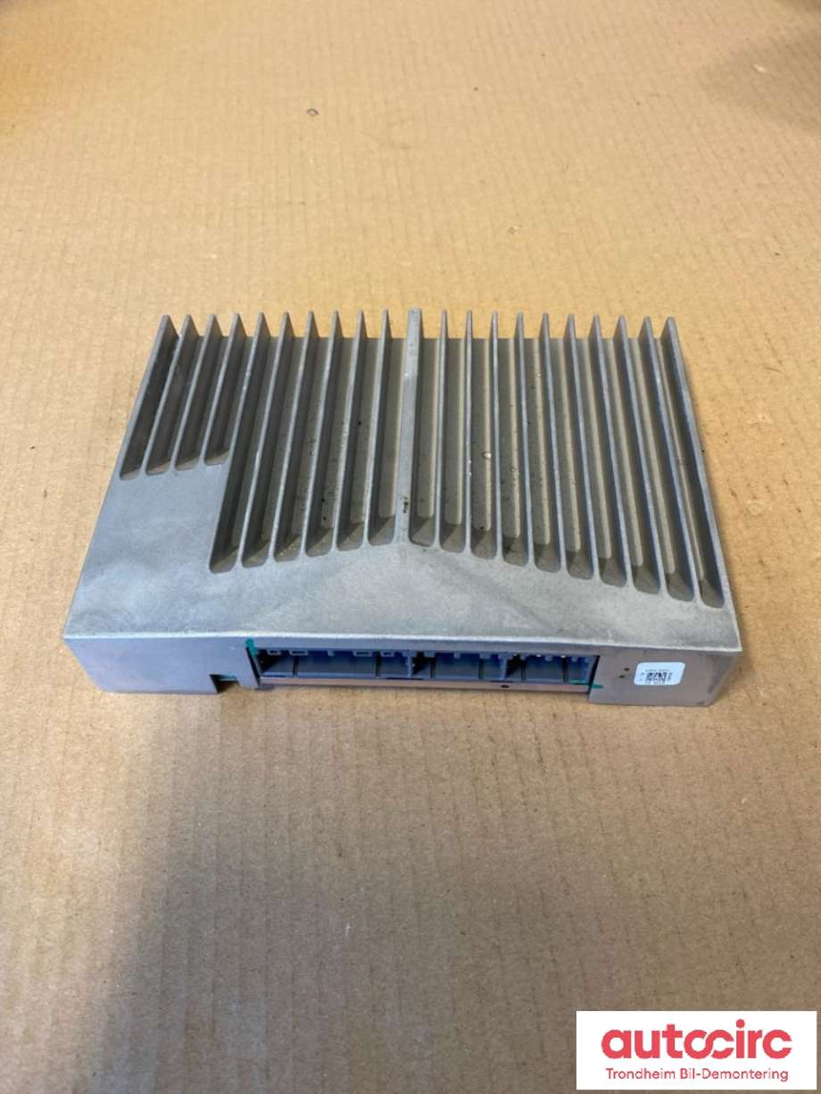 Bilstereo forsterker til Jaguar XE, 2015-->>  (...|GX7319C164RD)