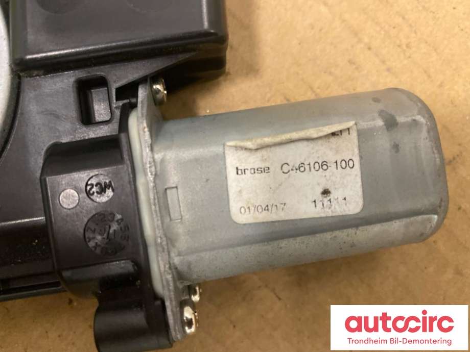 Ruteheis, kun motor, venstre foran til Opel Astra K 2015-->> (BROSE|13406673|C39401-100|)