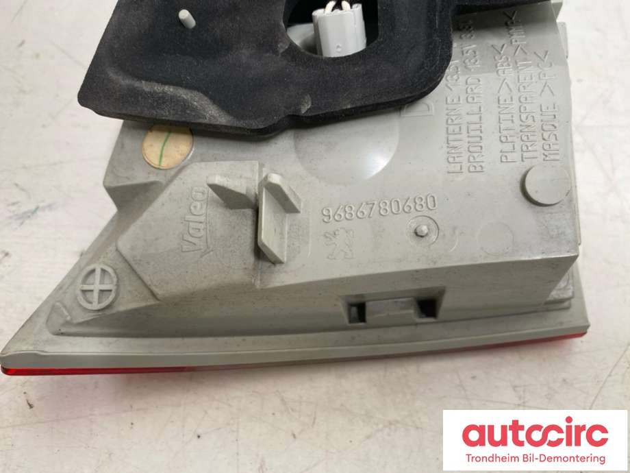 Baklykt høyre indre til Peugeot 508 2011-2014 (Type I, Fase 1)  (..|9686780680|6351LZ|6351 LZ| 96 867 806 80)