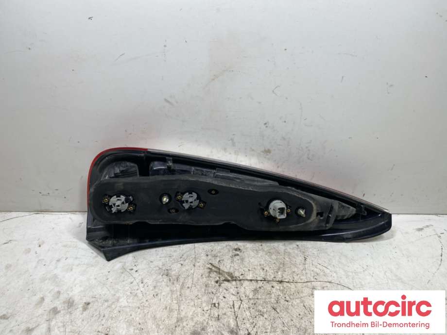 Baklykt høyre til Toyota Yaris Verso 1999-2007  (..|8155052351|8155052350|)