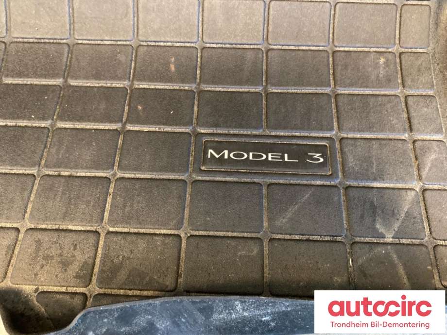 Bagasjerom teppe/gulvplate til Tesla Model 3 2018-2023 (Fase 1) (GUMMIMATTE|)