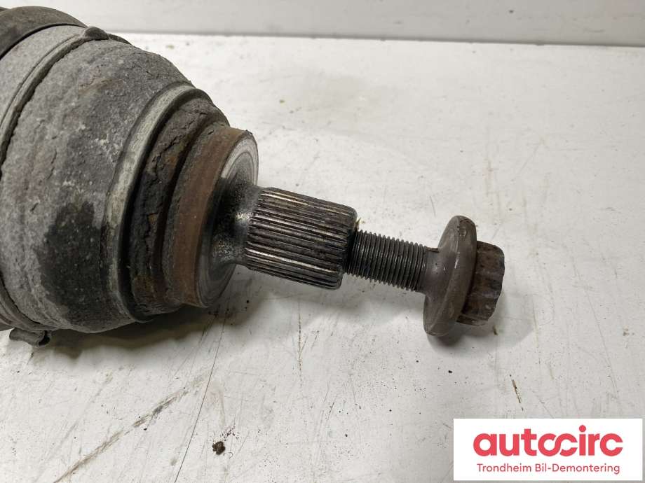 Drivaksel venstre foran, diesel/manuell til VW Caddy 2015-2020 (Type III, Fase 3)  (3AA407271|3AA407451X|)