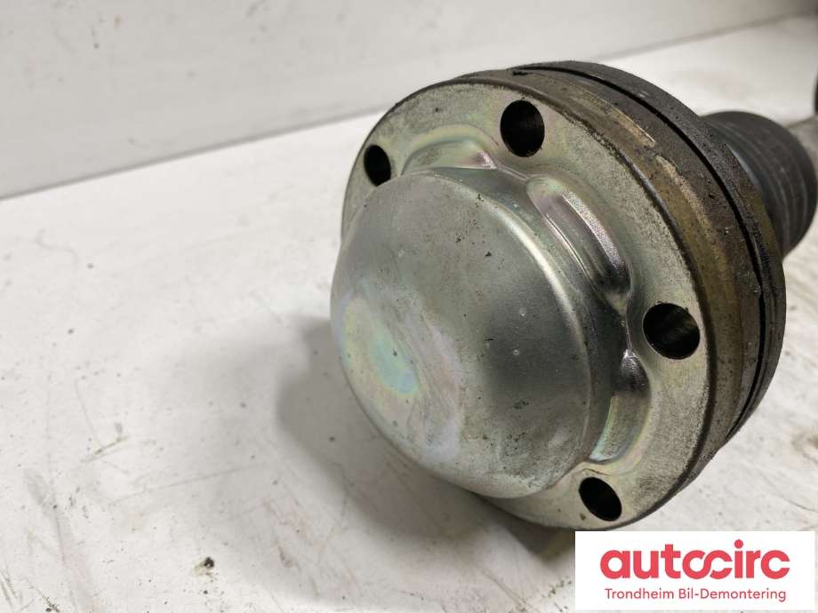 Drivaksel venstre foran, diesel/manuell til VW Caddy 2015-2020 (Type III, Fase 3)  (3AA407271|3AA407451X|)