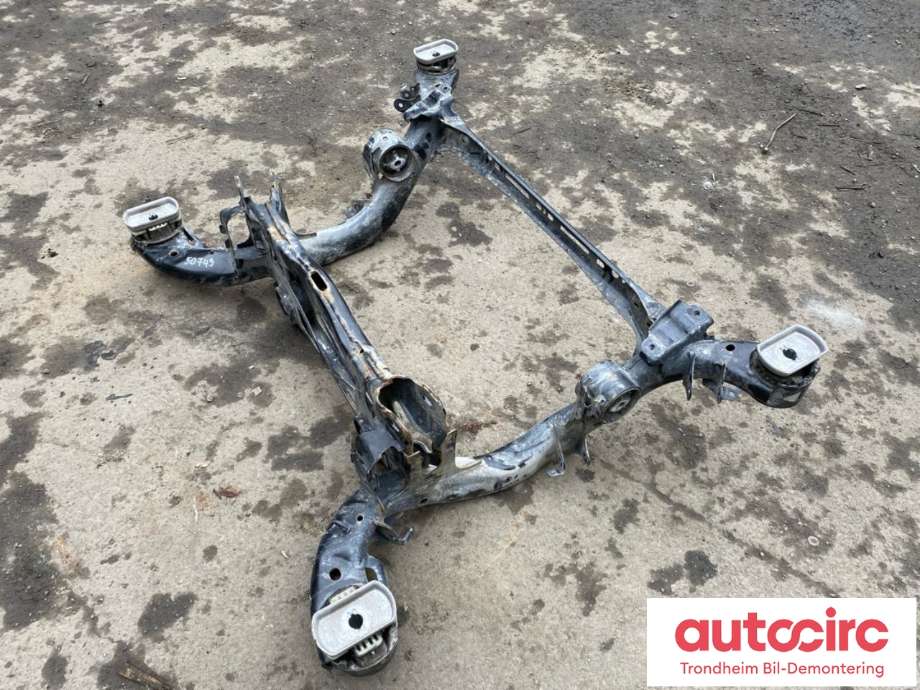 Travers bak til Audi e-tron 2018-->>  (..|4KE505235R|4KE505235AC|)