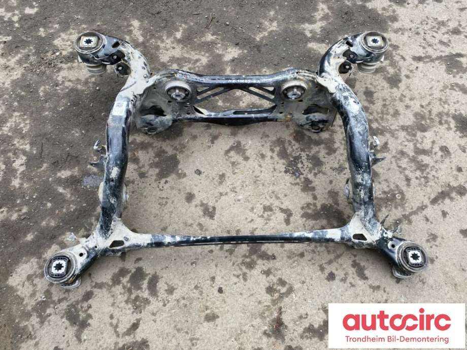 Travers bak til Audi e-tron 2018-->>  (..|4KE505235R|4KE505235AC|)
