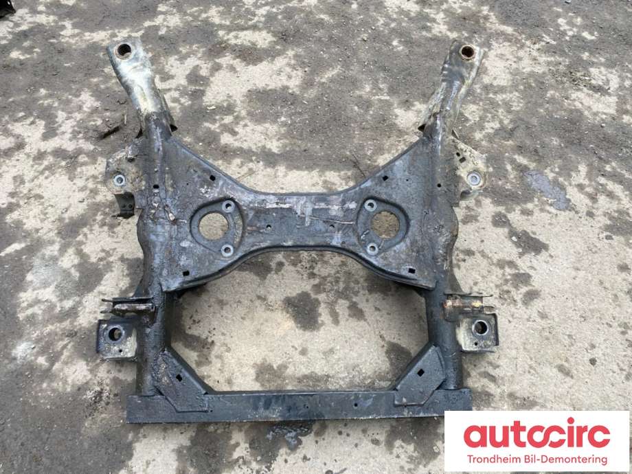 Travers foran hoved til Mercedes Vito/Viano 2010-2014 (Fase 2) (W639) (W639) (..|A6393302606|A 639 330 26 06|)