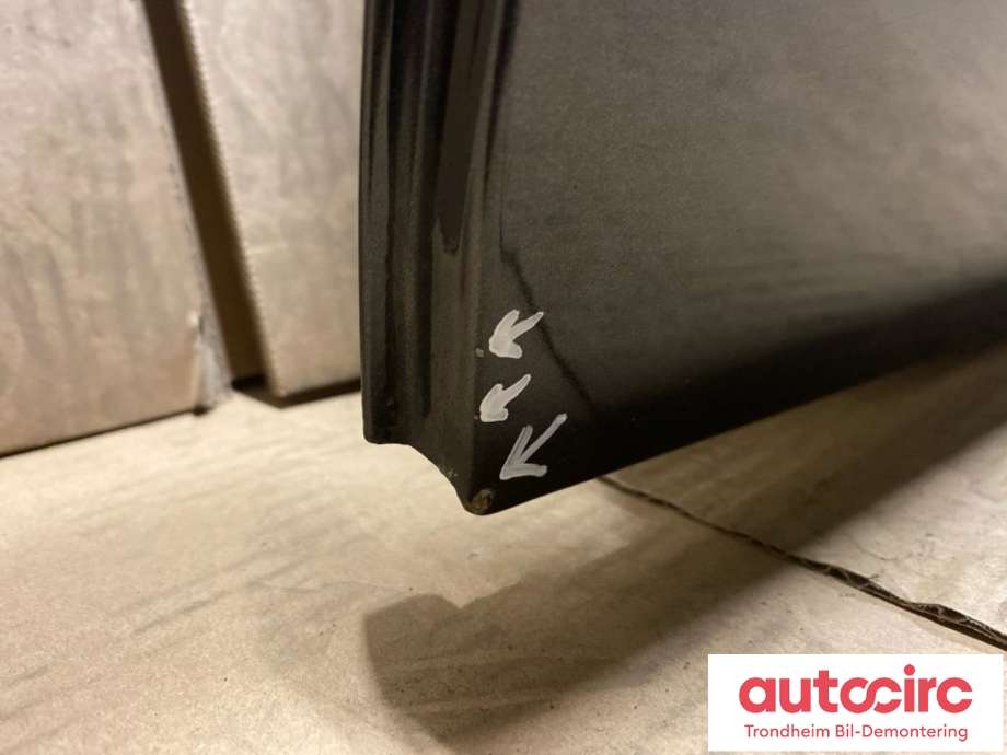 Dør høyre bak til Audi A4, Allroad 2009-2016 (Type I) (B8) (B8) (LES INFO|8K9833052D|8K9 833 052 D|)