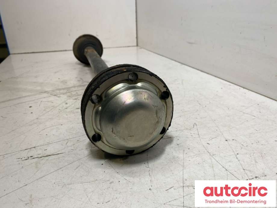 Drivaksel venstre bak, bensin/automat til Audi A7 2010-2014 (Type I, Fase 1)  (8R0501203D|8R0501203DX|)