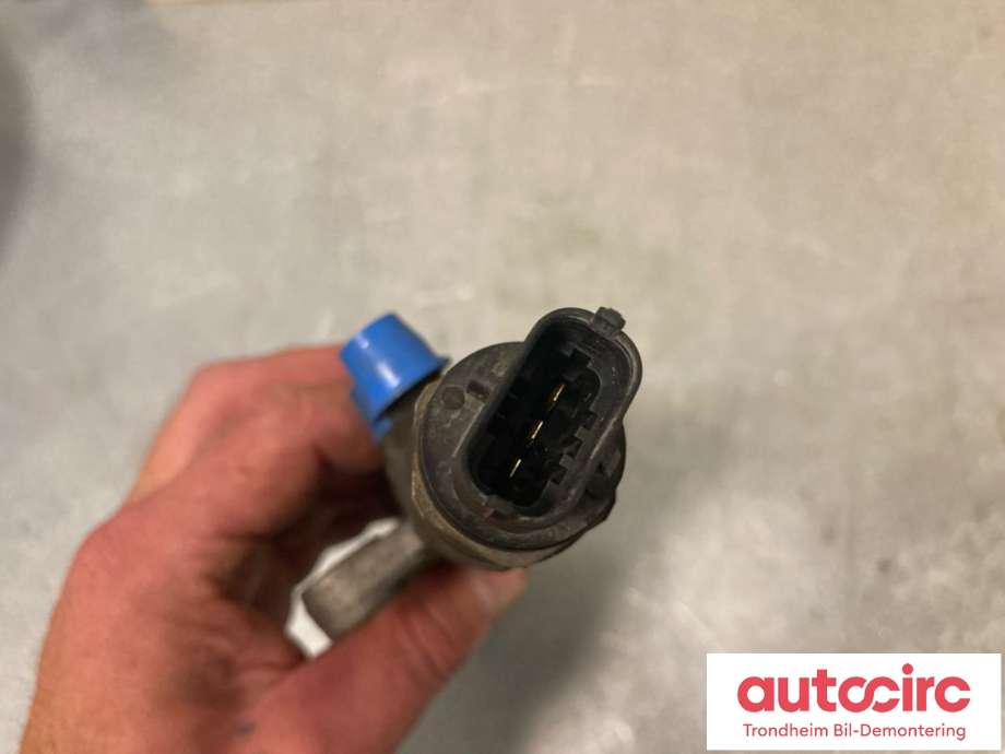Dyseskinne (fuelrail) til Jaguar XE 2015-->>  (BOSCH|AJ813370|G4D39D280AA|0445214352)