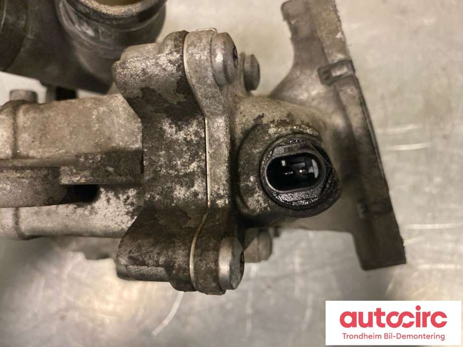 EGR-kjøler til Jaguar XE 2015-->>  (MAHLE|JDE38492|G4D39F464AD|11071513116| G4D3-9F464-AD)