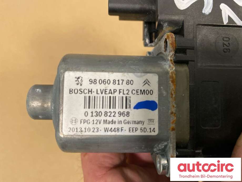 Ruteheis, kun motor, høyre foran til Peugeot 2008 2013-2019 (Type I)  (BOSCH|9806081780|0130822968|)