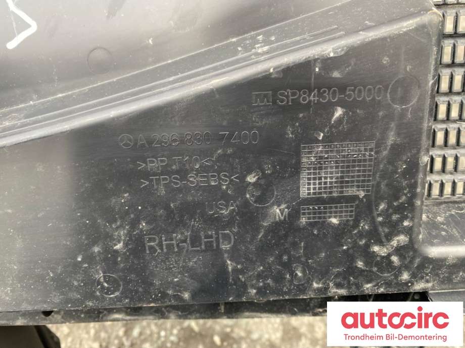 Deksel til Mercedes EQS SUV 2022-->> (X296) (X296) (REGNDEKSEL LES INFO|A2968307400|A2968307300|A 296 830 74 00| A 296 830 73 00| SP8430-5000| SP8430-0000)